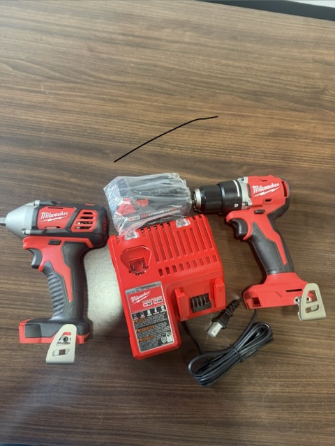 Milwaukee M18 Drill and 3/8 Impact Driver Combo